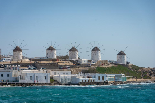 PALM ANGELS LANDS ON THE ISLAND OF MYKONOS - Numéro Netherlands